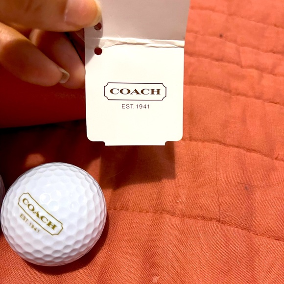 Rare Coach leather golf ball set with the zipper case. - Picture 3 of 7